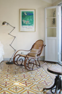 Der blev også plads til en fin fransk Jielde lampe og skønne Thonet møbler