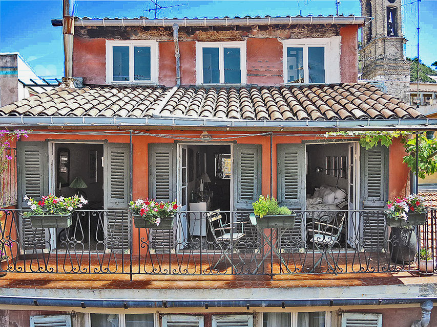 Lejligheden i Vieux Nice har en dejlig vestvendt terrasse
